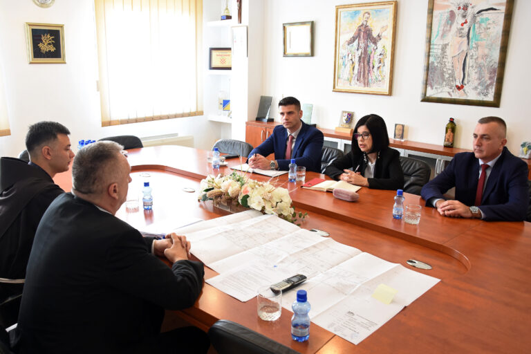 Premijerka Buhač s ministrima Marićem i Bevandom u posjetu Općini Čitluk