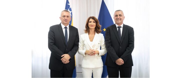 Ministar prometa i veza HNŽ  Ivo Bevanda potpisao ugovor sa Andrijanom Katić, federalnom ministricom prometa i komunikacija