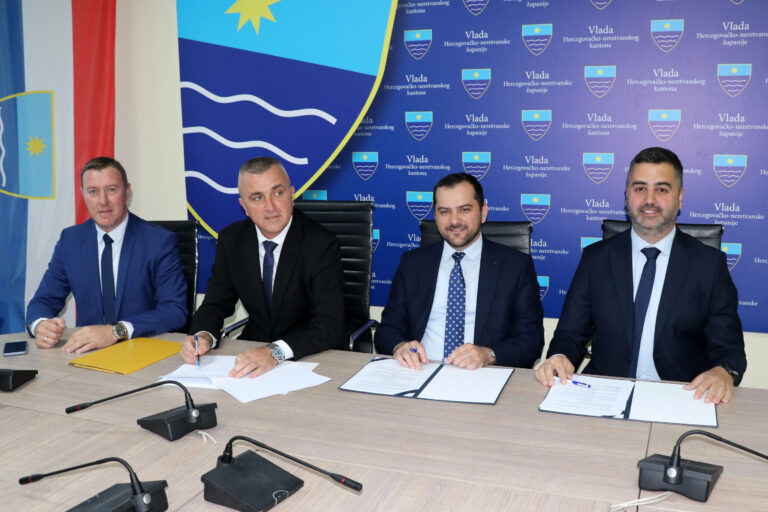 Potpisan ugovor o realiziranju dodjele subvencije razvoju Zračne luke Mostar