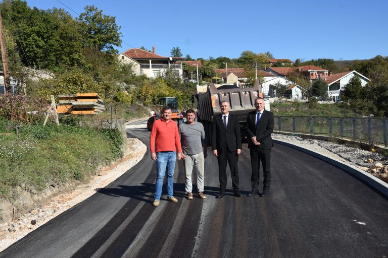 Ministar Bevanda i načelnik Radišić obišli radove u Čerinu